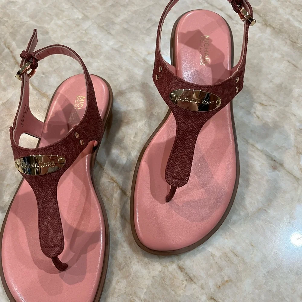 Michael Michael Kors Women’s MK Plate Thong Sandals. NEW - Picture 2 of 8